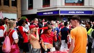 Fãs do Arsenal celebram título em Londres, com detenções por crimes diversos