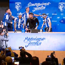 <![CDATA[ Cumpriu-se a tradição: Farioli levou banho dos jogadores na conferência de imprensa ]]>