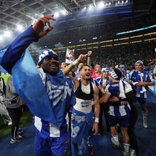 <![CDATA[ FC Porto com duas provocações aos rivais na festa do título: do 
