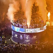 <![CDATA[ Jogadores do FC Porto desfilaram perante um mar de gente: assim foi a festa no coreto do Dragão ]]>