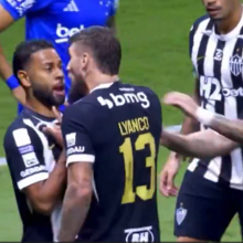 <![CDATA[ Expulsão leva a calorosa troca de palavras entre jogadores do Atlético no dérbi de Minas Gerais ]]>