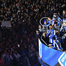 <![CDATA[ Presente na festa do título do FC Porto, Vasco Sousa ainda pertence ao Moreirense ]]>