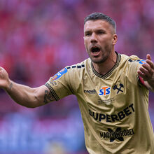 <![CDATA[ Lukas Podolski termina a carreira no final da temporada  ]]>