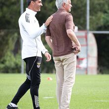 <![CDATA[ Mourinho não deixa o Benfica Campus ]]>