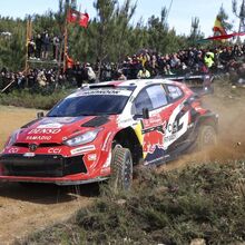 <![CDATA[ Ogier fecha o dia na liderança do Rali de Portugal... com Neuville à espreita ]]>