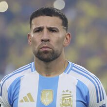 <![CDATA[ FIFA 'limpa' castigo de Otamendi e benfiquista pode jogar na estreia do Mundial'2026 ]]>