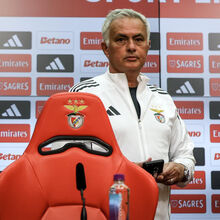 <![CDATA[ Espanhóis garantem que Mourinho esteve sempre informado acerca do conflito no treino do Real Madrid ]]>