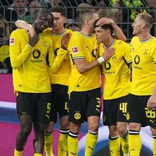 <![CDATA[ Borussia Dortmund derrota Eintracht e fecha Bundesliga como 'vice' ]]>