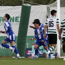 <![CDATA[ A crónica do Sporting B - FC Porto B (0-1): Primo de campeão brilha num clássico com calculadora na mão ]]>