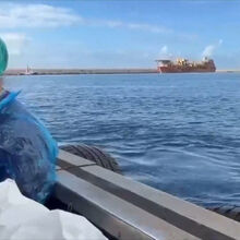 <![CDATA[ Imagens mostram de perto a operação de desembarque do navio afetado por hantavírus em Tenerife ]]>