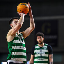 <![CDATA[ Sporting e FC Porto entram a vencer no playoff da Liga Betclic ]]>