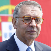 <![CDATA[ António José Seguro felicita Sporting e FC Porto pelos títulos europeus de futsal e hóquei em patins ]]>