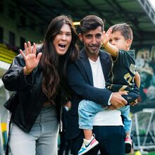 <![CDATA[ Américo Branco homenageado antes do início do jogo entre o Fortuna Sittard e o Zwolle ]]>