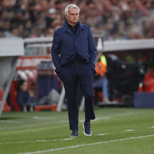 <![CDATA[ Mourinho critica arbitragem: «Falta um jogo para acabar, pior penso que é impossível» ]]>
