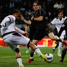 <![CDATA[ A crónica do V. Guimarães-Casa Pia, 0-1: Larrazabal ativa balão de oxigénio  ]]>