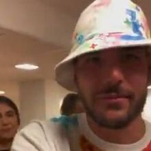 <![CDATA[ Divulgadas imagens polémicas de Theo Hernández a inalar gás do riso em festa com acompanhantes de luxo ]]>