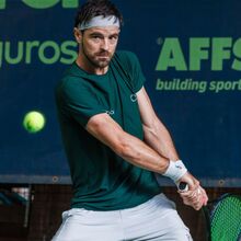 <![CDATA[ Gastão Elias volta a lesionar-se e admite fim da carreira: «O meu corpo não me deixa continuar» ]]>