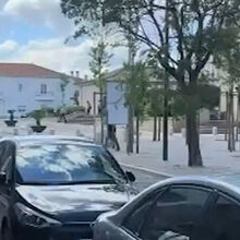 <![CDATA[ O momento da emboscada à GNR para ajudar detido por tentativa de homicídio a fugir do tribunal de Ponte de Sor ]]>