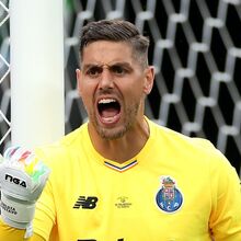 <![CDATA[ Cláudio Ramos: manter a pressão sem sair da sombra ]]>