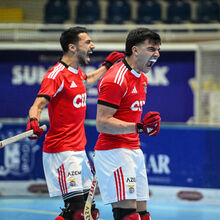 <![CDATA[ Benfica goleia Sanjoanense e adianta-se no playoff do Campeonato ]]>