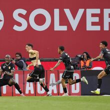 <![CDATA[ Estrela aciona opção de compra de um milhão de euros por Lekovic ]]>