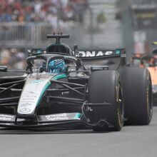 <![CDATA[ George Russell volta a bater Antonelli e garante 'pole' para o GP do Canadá ]]>