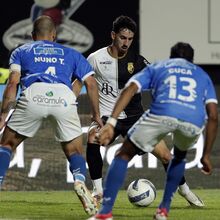 <![CDATA[ Farense derrota Belenenses e abre vantagem na corrida pela derradeira vaga da Segunda Liga 2026/27 ]]>