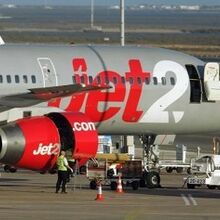 <![CDATA[ Avião da Jet2 aterra de emergência no Porto após piloto sofrer ataque cardíaco ]]>