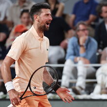 <![CDATA[ Novak Djokovic avança em Paris e bate mais um recorde ]]>