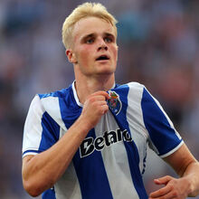 <![CDATA[ Froholdt fecha o meio-campo do onze do ano da Liga Betclic ]]>