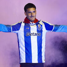 <![CDATA[ Deniz Gül: herança pesada teve resposta brava ]]>