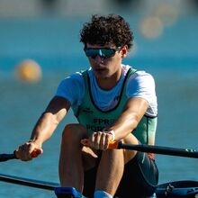 <![CDATA[ João Veloso vence final de skiff peso ligeiro da Taça Mundo de remo em Sevilha ]]>
