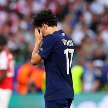 <![CDATA[ Vitinha saiu a coxear e com queixas na perna direita já no prolongamento da final da Champions ]]>