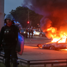 <![CDATA[ Festejos pelo título do PSG resultaram já num morto e em feridos graves ]]>