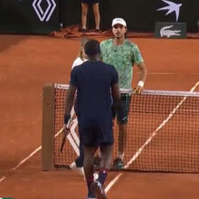 <![CDATA[ Jaime Faria 'pegado' com Frances Tiafoe em Roland Garros: «Não és durão, mano!» ]]>