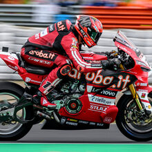 <![CDATA[ Bulega vence novamente e cimenta recorde com 22 vitórias seguidas no Mundial de Superbikes ]]>