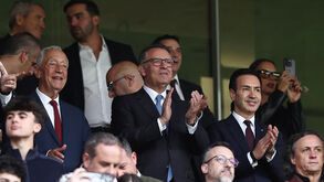 António Salvador na tribuna com Marcelo Rebelo de Sousa e António José Seguro