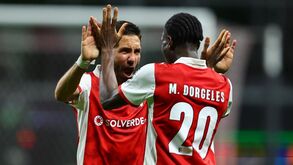 João Moutinho e Dorgeles em festa no jogo com o Friburgo