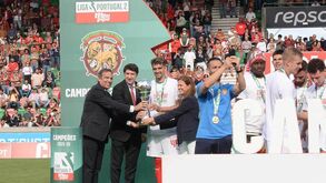Reinaldo Teixeira deu a taça ao Marítimo
