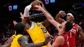LeBron James frente aos Rockets