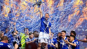 Ipswich garante vaga na Premier League após vitória