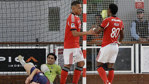 Jacaré fez o 5-2 e festejou com Peléh