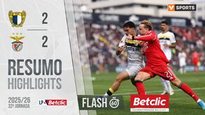 O resumo do Famalicão-Benfica: golos, casos e lances polémicos