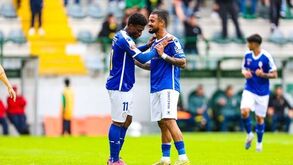 Jogadores do Feirense celebram