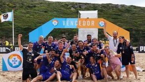 Vila Flor conquista a Supertaça de futebol de praia e faz história com hat trick de Llorenç