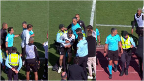 Cenas lamentáveis no final do Casa Pia-Tondela: GNR teve que escoltar o árbitro à saída do campo
