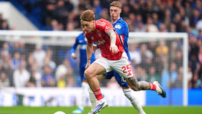 Luca Netz (Nottingham Forest) e Cole Palmer (Chelsea)