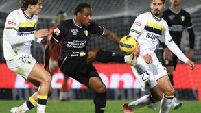 Duelo entre Estrela da Amadora e Famalicão será chave para desbloquear acordo