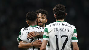 Jogadores do Sporting festejam durante a goleada ao V. Guimarães
