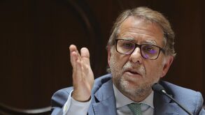 Ministro da Administração Interna escondeu empresa da mulher